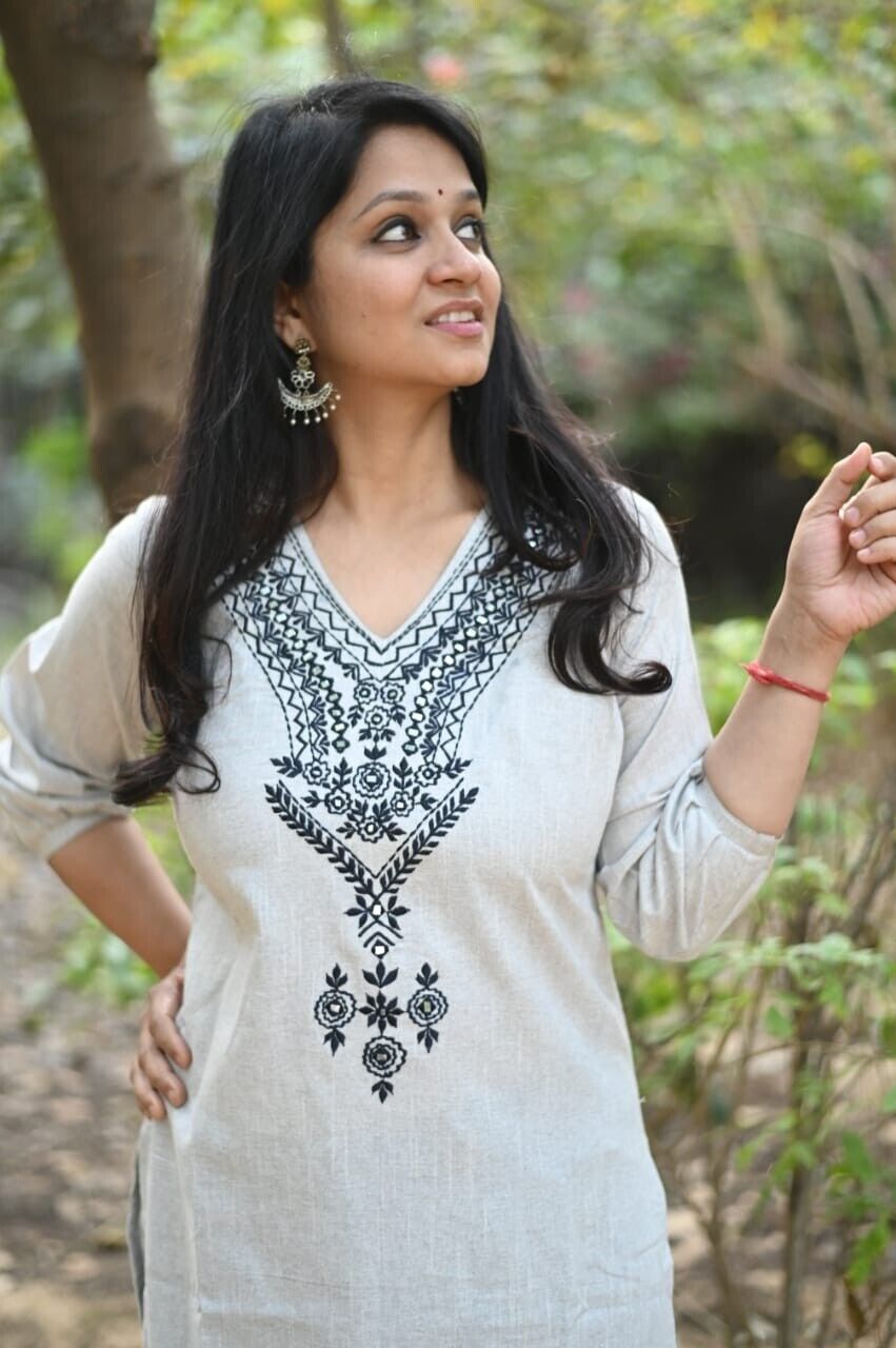 2 pcs Beautiful Partywear Khadi Cotton Salwar Suit Indian Women Kurti Pant Set