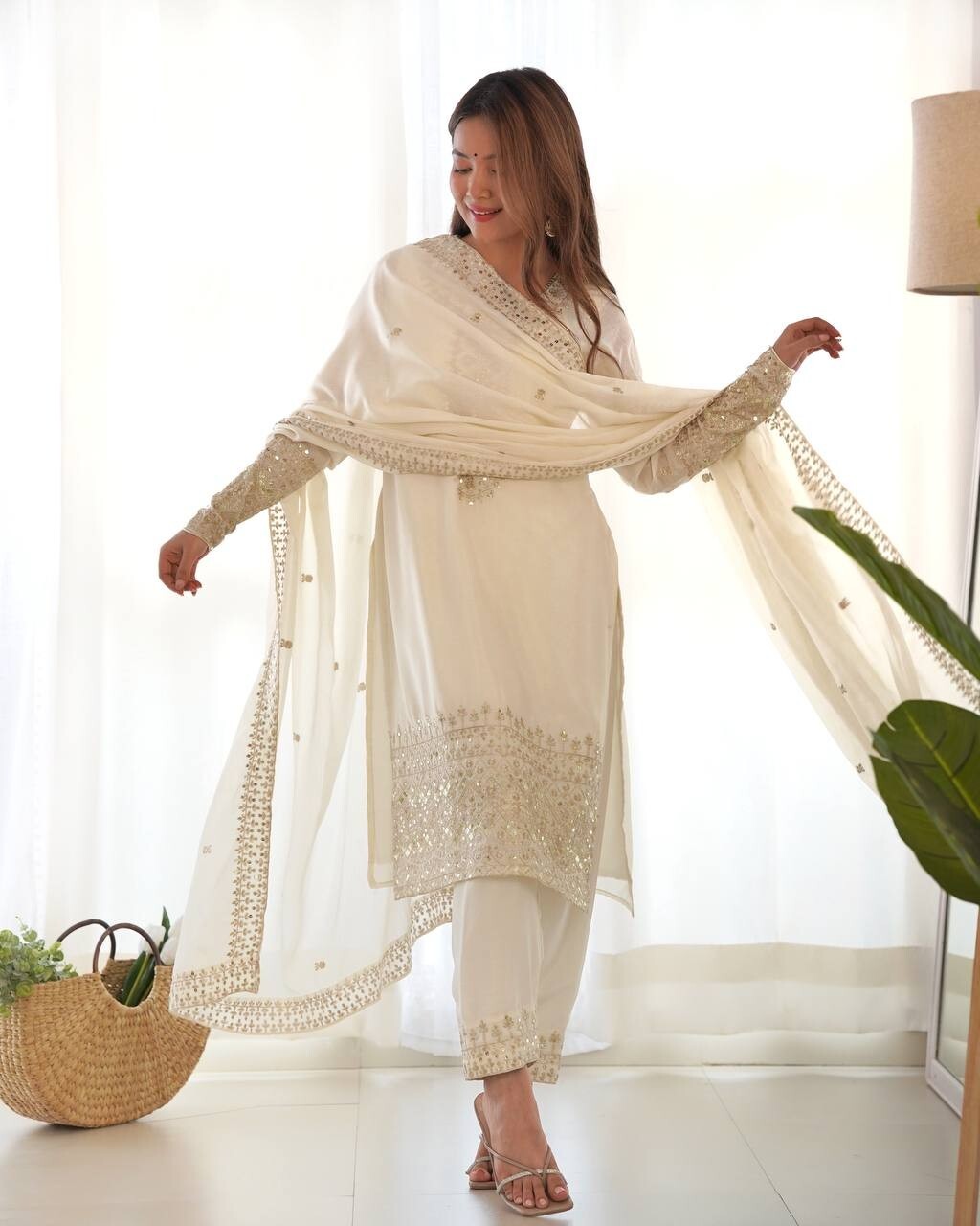 Chinon silk Designer Pakistani Salwar Kameez Set  Wedding & Party Wear White