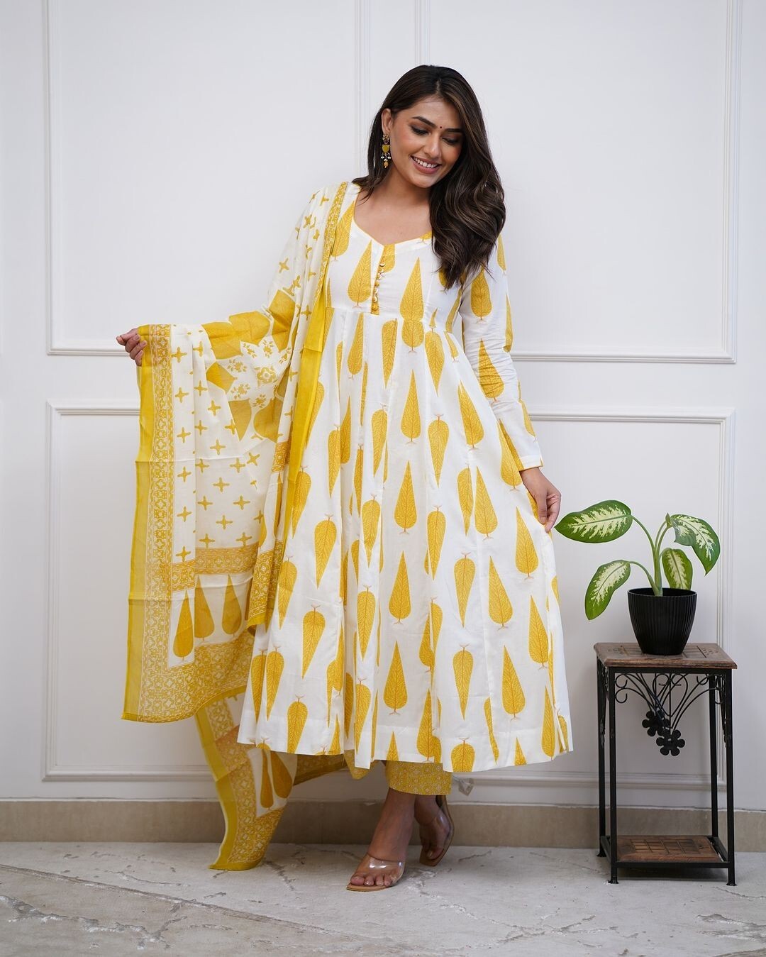 Yellow bollywood Wear anarkali Flared suit Gown Indian pakistani Designer Cotton