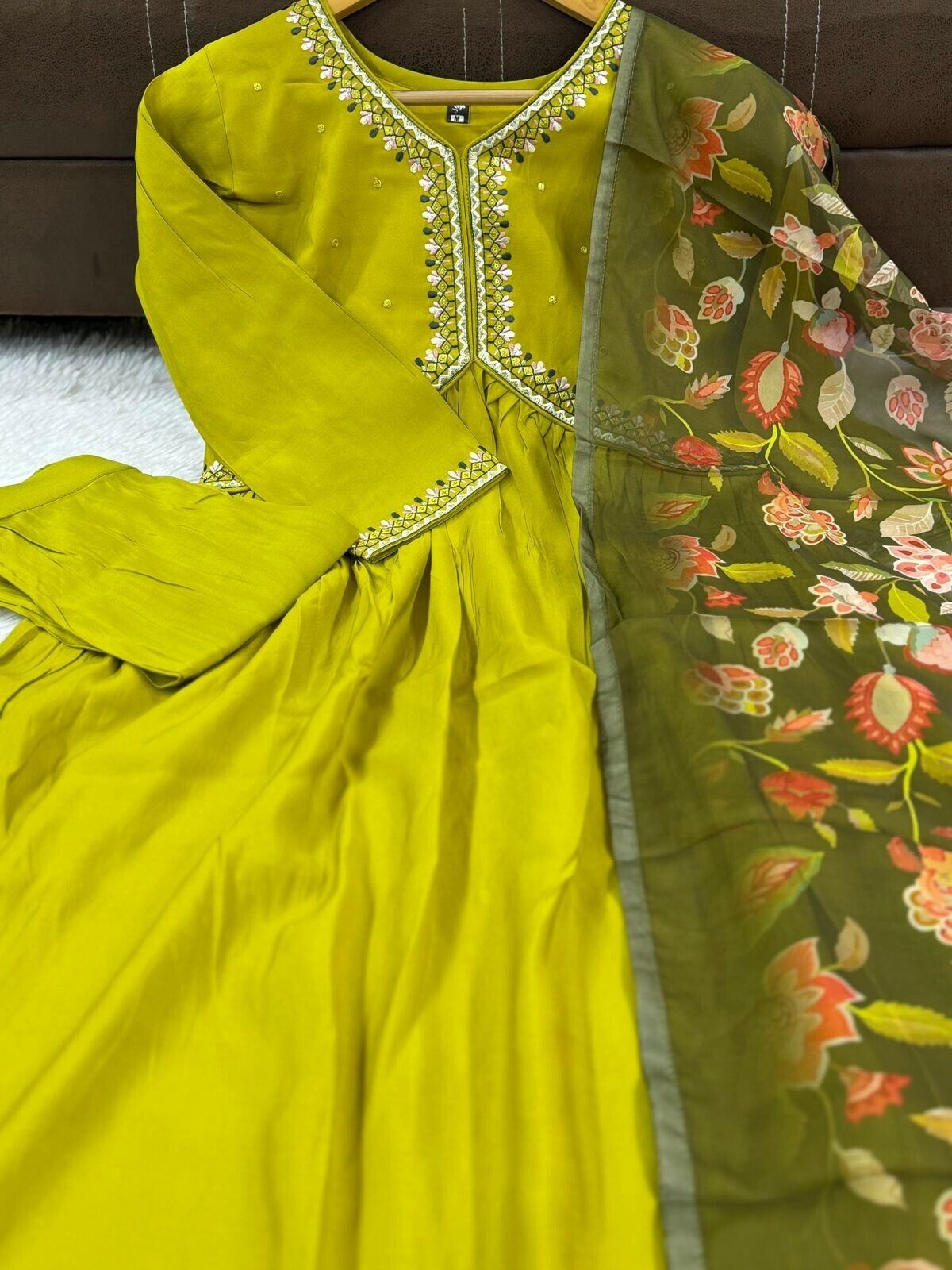 Chanderi Jacquard Zari Work Suit with Net Dupatta – Flared anarkali gown