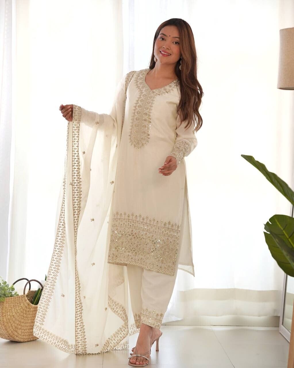 Chinon silk Designer Pakistani Salwar Kameez Set  Wedding & Party Wear White