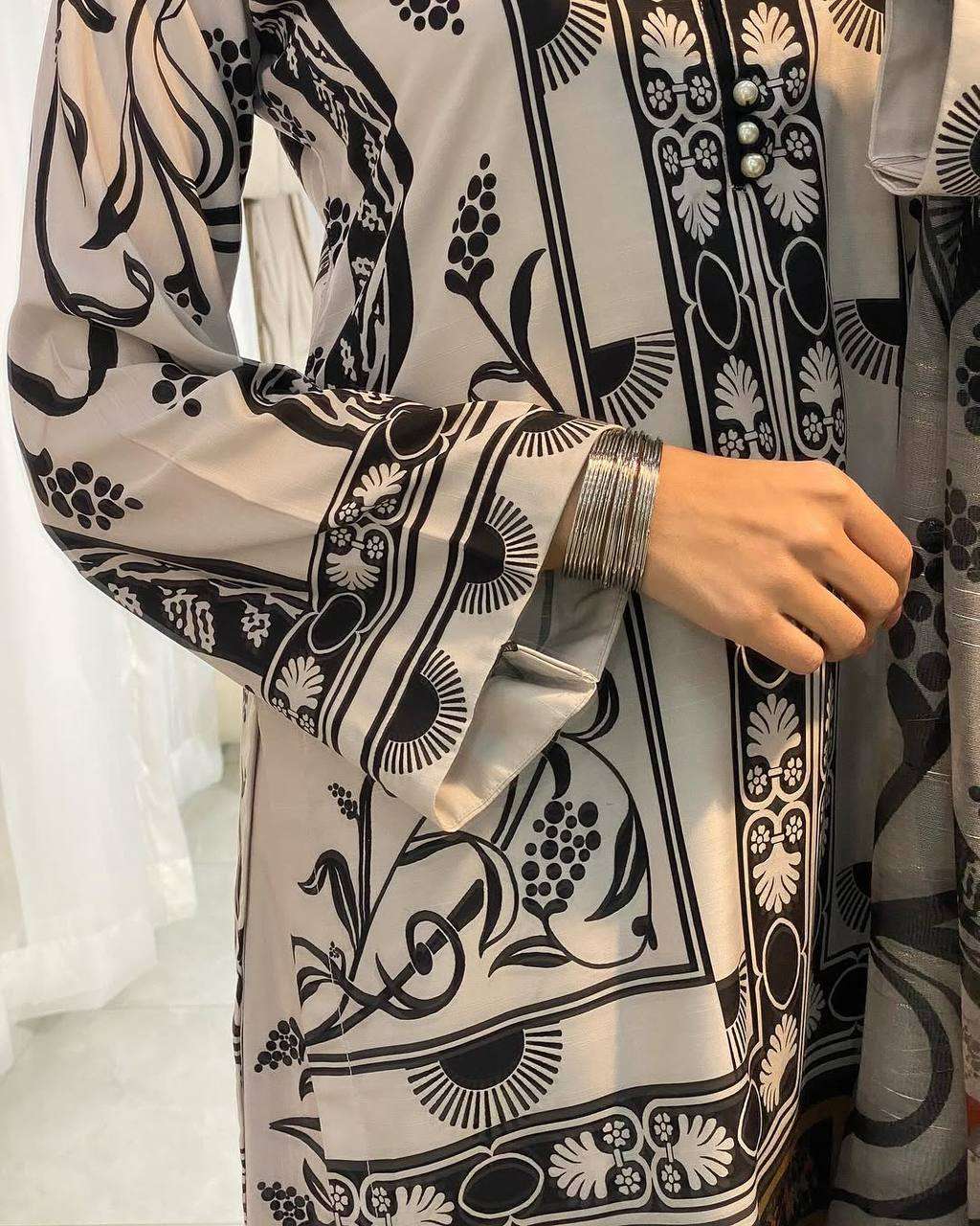 Black & White Designer Farsi Salwar Suit WIth Chiffon Duppatta Suit set